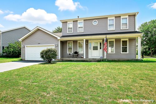 1390 Parkridge Dr, Crystal Lake, IL, 60014-8694 | Card Image