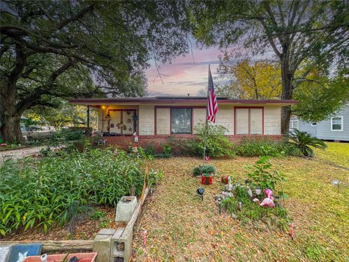 821 Cypress St, La Marque, TX, 77568-4315 | Card Image