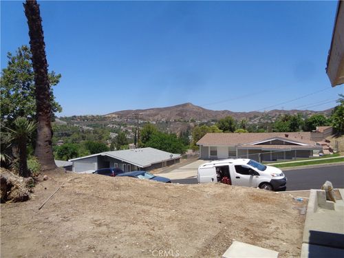18716 Oakmoor St, Canyon Country, CA, 91351-2957 | Card Image