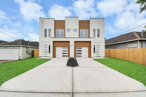 8206 Colonial Ln, Houston, TX, 77051-1439 | Card Image