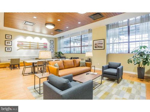 428-201 S 25th Street, PHILADELPHIA, PA, 19103 | Card Image