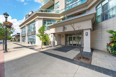 1005 - 360 Pearl St, Condo with 1 bedrooms, 1 bathrooms and 1 parking in Burlington ON | Image 2