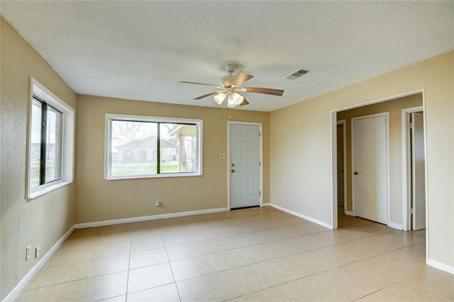 222 S Avenue G, House other with 4 bedrooms, 3 bathrooms and null parking in Freeport TX | Image 6
