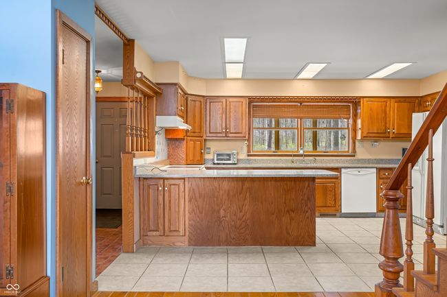 1828 W 750 S, House other with 3 bedrooms, 3 bathrooms and null parking in Trafalgar IN | Image 86