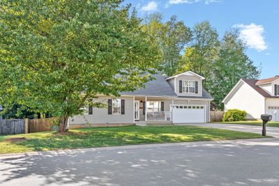 3800 Man O War Blvd, House other with 3 bedrooms, 2 bathrooms and 2 parking in Clarksville TN | Image 2