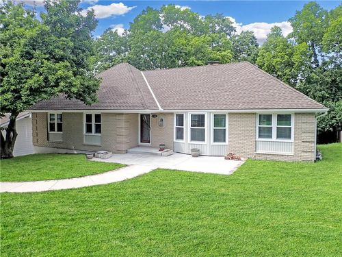 404 Nw Briarcliff Rd, Kansas City, MO, 64116-1616 | Card Image