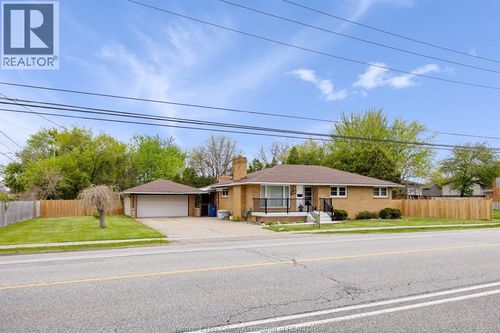 1400 Totten St, Windsor, ON, N9B1W9 | Card Image