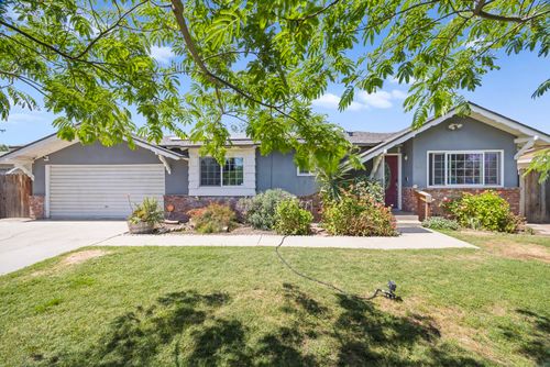 587 N West, Tulare, CA, 93274 | Card Image