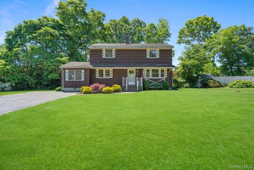 10 Hollingwood Dr, Coram, NY, 11727-3028 | Card Image
