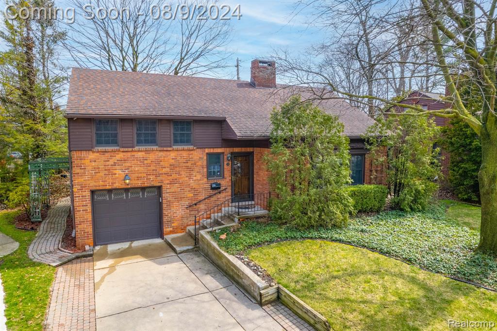 Adams Ln, Dearborn, MI 48120