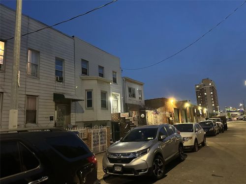51 34th St, Long Island City, NY, 11101-3262 | Card Image