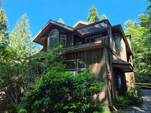 1294 Lynn Rd, Tofino, BC, V0R2Z0 | Card Image