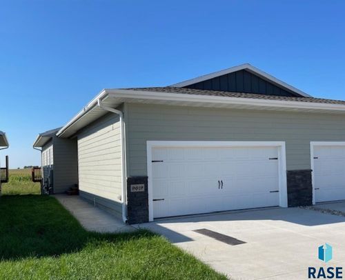9619 W Tunis Dr, Sioux Falls, SD, 57101 | Card Image