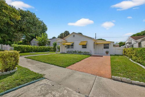 912 38th St, West Palm Beach, FL, 33407-4008 | Card Image