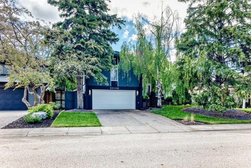 10412 Willowcrest Rd Se, Calgary, AB, T2J1P1 | Card Image
