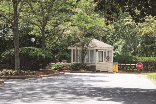 apt-615n-250 Hammond Pond Pkwy, Chestnut Hill, MA, 02467-1526 | Card Image