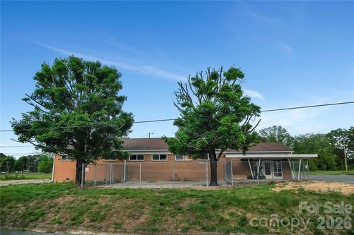 318 Laurel Ave, Grover, NC, 28073-1208 | Card Image