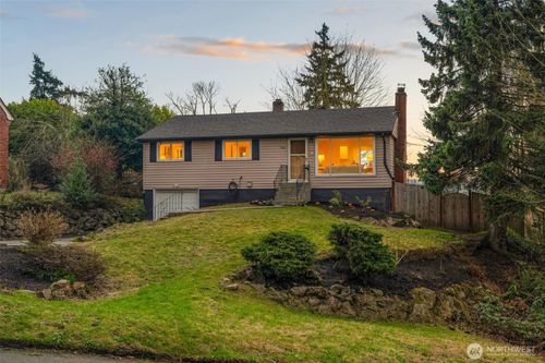 3810 S Sunny View Drive, Seattle, WA, 98118 | Card Image