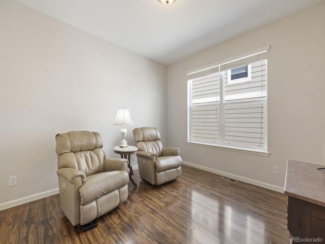Main floor guest bedroom #2 | Image 17