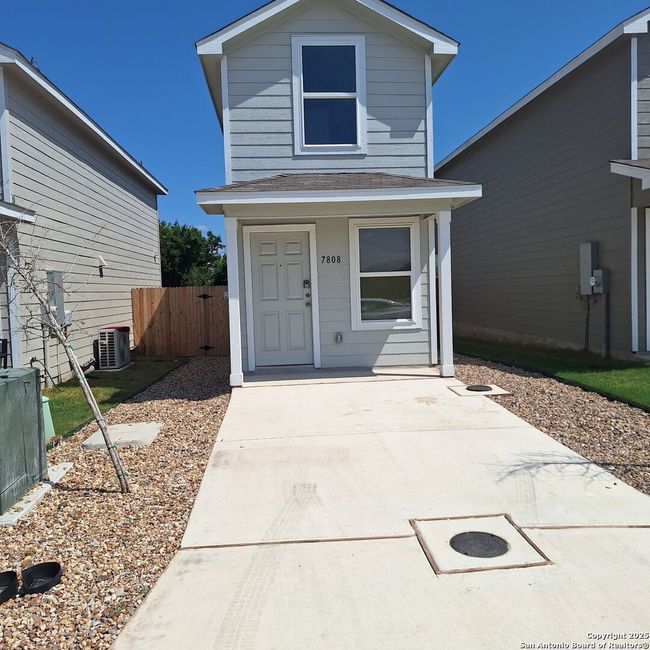 7808 Elm Run, House other with 2 bedrooms, 2 bathrooms and null parking in San Antonio TX | Image 6