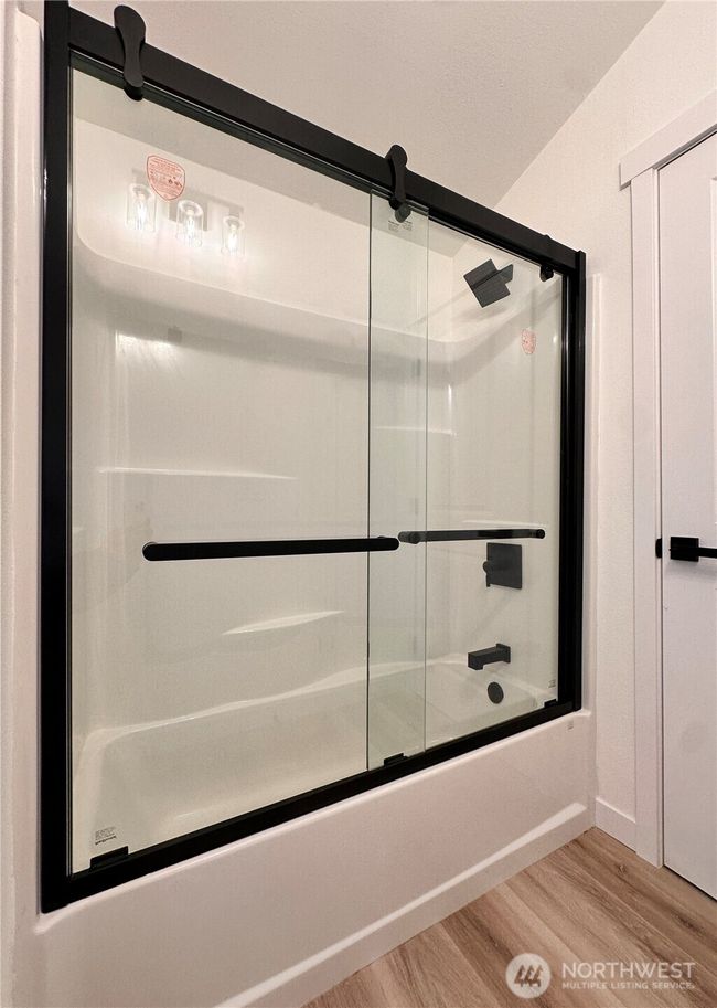Bathroom 2 | Image 34