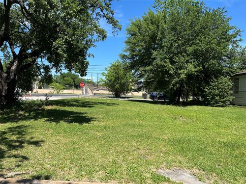 4702 Stonewall Street, Houston, TX, 77020 | Card Image