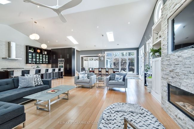 106 Cumming Crt, House other with 4 bedrooms, 3 bathrooms and 4 parking in Ancaster ON | Image 15