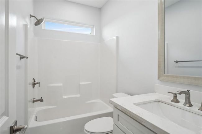 696 Newport Circle Circle, House other with 3 bedrooms, 2 bathrooms and null parking in Terrytown LA | Image 15