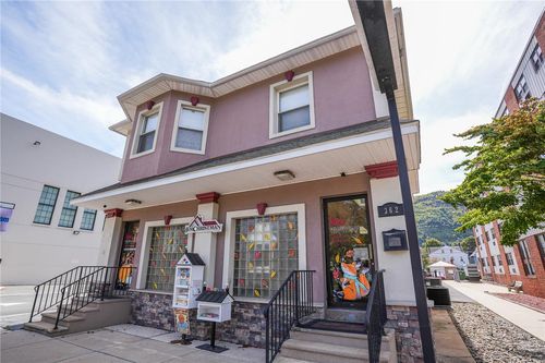 2nd-floor-362 Delaware Ave, Palmerton, PA, 18071-1814 | Card Image