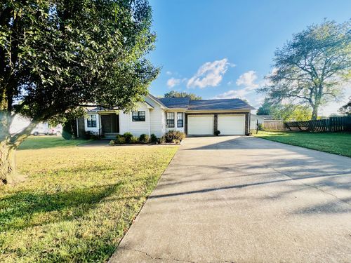 713 Douglas Dr, Lawrenceburg, TN, 38464-2764 | Card Image