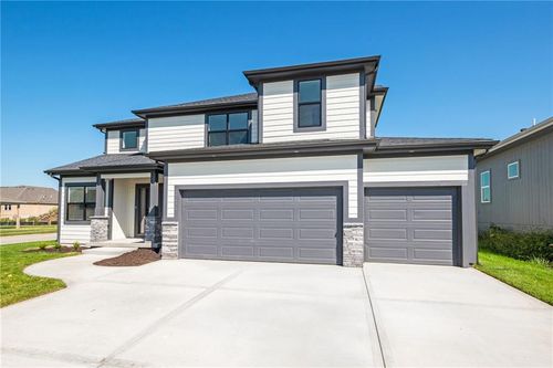 18901 W 193rd St, Spring Hill, KS, 66083 | Card Image