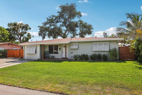 2216 Nw 2nd Ave, Wilton Manors, FL, 33311-3871 | Card Image
