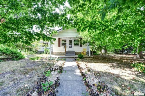 507 N Spruce St, Nokomis, IL, 62075-1143 | Card Image