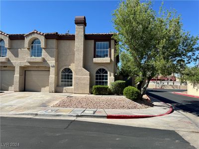 2614 Twin Pines Avenue, Townhouse with 3 bedrooms, 2 bathrooms and null parking in Henderson NV | Image 1