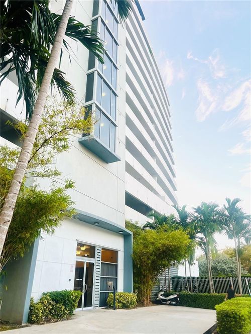 apt-806-36 Nw 6th Ave, Miami, FL, 33128-1585 | Card Image