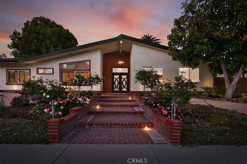 5124 Boda Pl, Woodland Hills, CA, 91367-5814 | Card Image