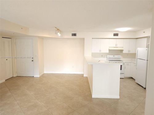 apt-205-2011 Renaissance Blvd, Miramar, FL, 33025-5676 | Card Image