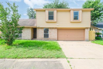 20223 Regents Corner Drive, House other with 3 bedrooms, 2 bathrooms and null parking in Katy TX | Image 1