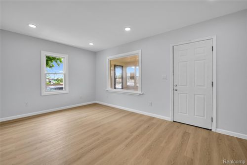 28277 W Auburn Rd 1st Unit, Rochester Hills, MI, 48307 | Card Image