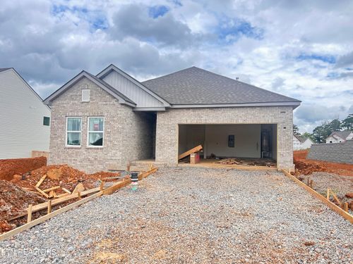 130 Thuja Tree Ln, Lenoir City, TN, 37771-5800 | Card Image
