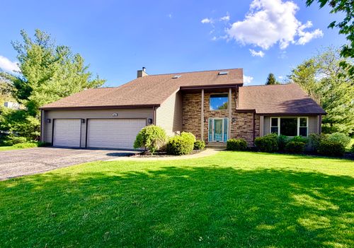 643 Lindgren Ln, Belvidere, IL, 61008-8026 | Card Image