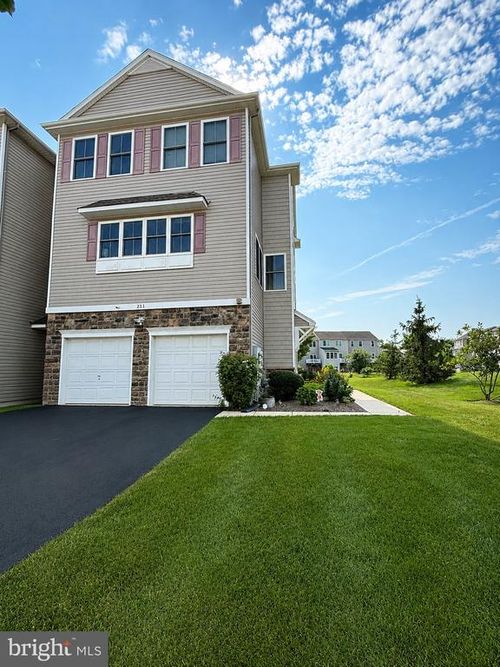 211 Saddlebrook Dr, BENSALEM, PA, 19020-7834 | Card Image