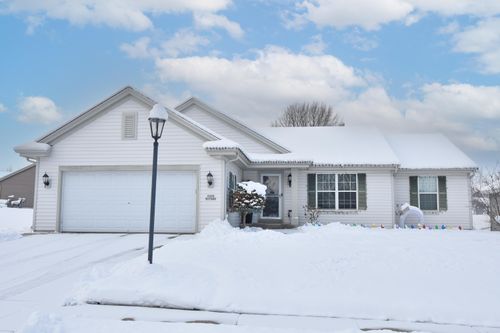 20517365 Spring Ridge Dr, Jackson, WI, 53037-9131 | Card Image