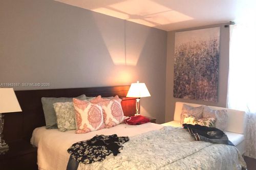 814-100 Lincoln Rd, Miami Beach, FL, 33139-2013 | Card Image