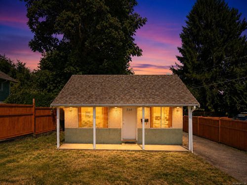 710 Fitzwilliam St, Nanaimo, BC, V9R3B6 | Card Image
