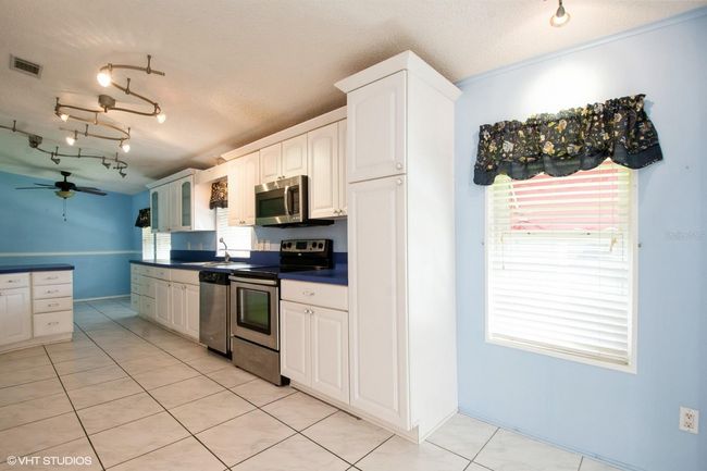 472 Trout Ln, House other with 3 bedrooms, 2 bathrooms and null parking in OLDSMAR FL | Image 5