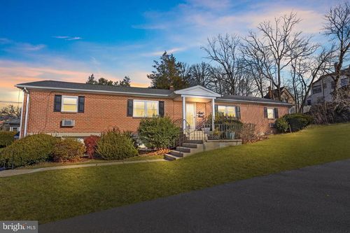 150 Selner Ln, DOYLESTOWN, PA, 18901-3873 | Card Image