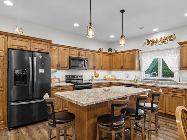 4821 W Custer St, House other with 3 bedrooms, 2 bathrooms and null parking in Manitowoc WI | Image 6