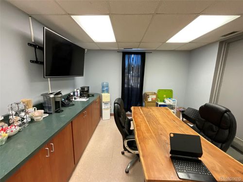 ste-b-673 Martin Luther King Jr Blvd N, Pontiac, MI, 48342-1679 | Card Image