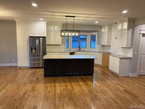 5873 Saratoga Dr, Oxford, MI, 48371-1086 | Card Image